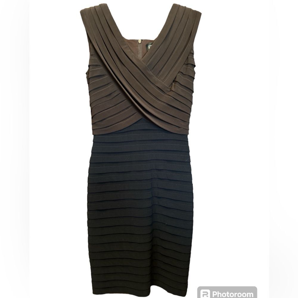 Adrianna Papell Women’s Layered V-Neck Dress Size 8 Excellent Pre-Owned
